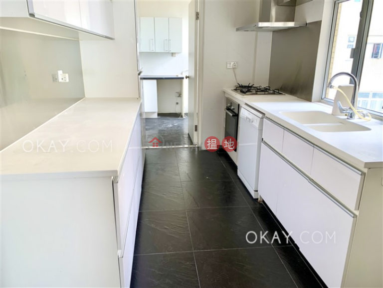 Efficient 4 bed on high floor with sea views & balcony | Rental