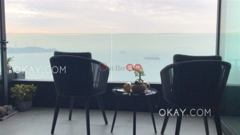 Efficient 2 bed on high floor with sea views & rooftop | For Sale