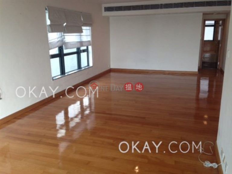 Gorgeous 3 bedroom with sea views, balcony | Rental