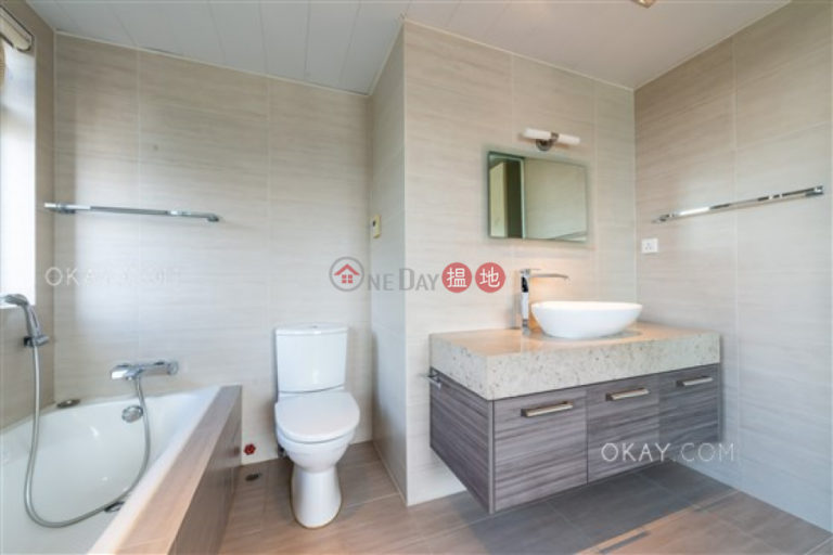 Tasteful 3 bed on high floor with sea views & parking | For Sale