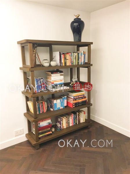 Unique 2 bedroom with parking | Rental