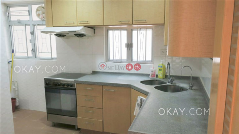 Efficient 3 bedroom with sea views, balcony | Rental