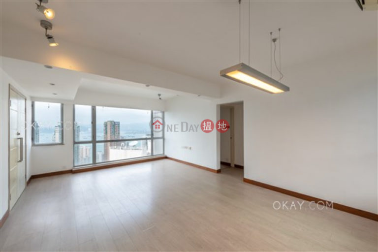 Tasteful 3 bed on high floor with sea views & parking | For Sale