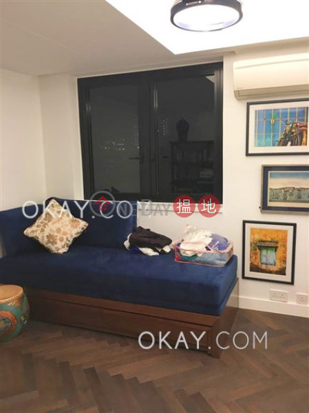 Unique 2 bedroom with parking | Rental