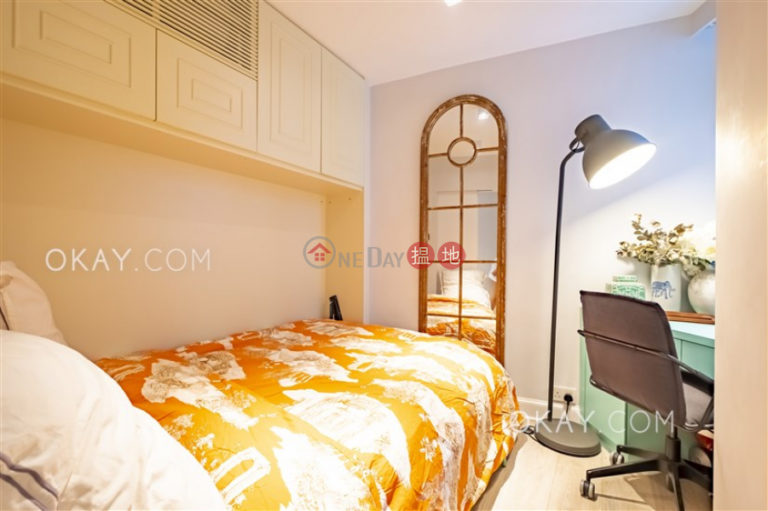 Popular 2 bedroom with balcony & parking | Rental