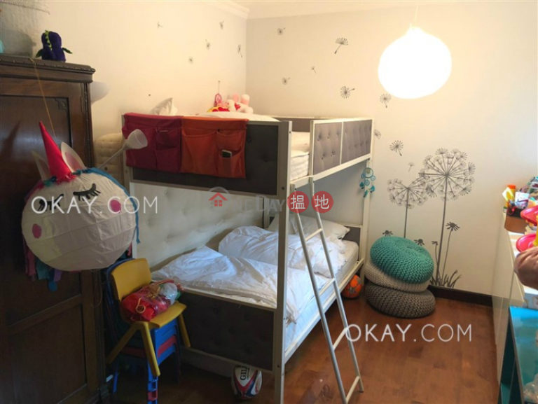 Efficient 3 bed on high floor with balcony & parking | Rental