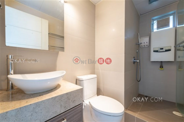 Tasteful 3 bed on high floor with sea views & parking | For Sale