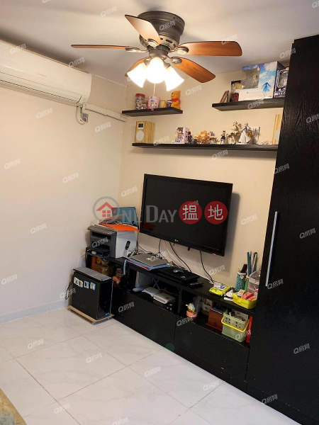 Wah Lai House, Wah Kwai Estate | 2 bedroom Low Floor Flat for Sale