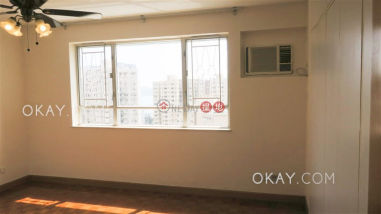 Efficient 3 bedroom with sea views, balcony | Rental