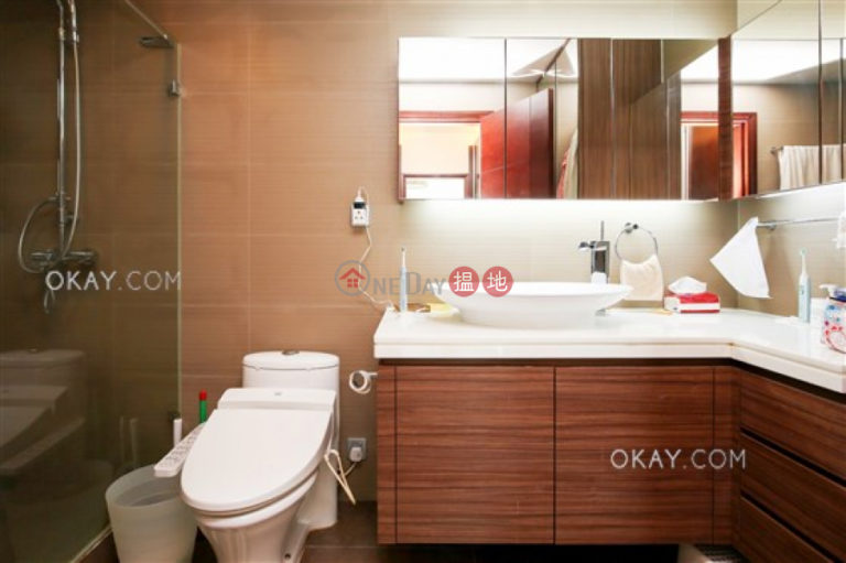 Unique 3 bedroom on high floor with sea views & rooftop | Rental