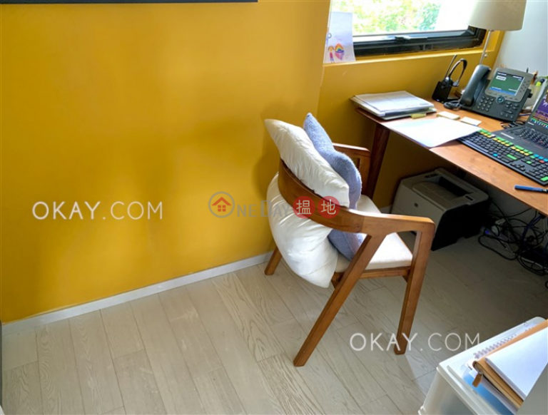 Efficient 2 bed on high floor with sea views & rooftop | For Sale