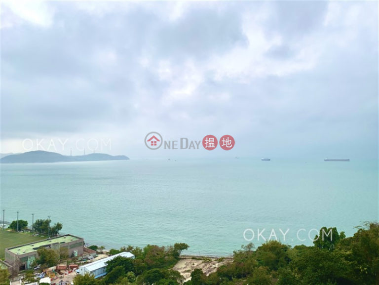 Efficient 2 bed on high floor with sea views & rooftop | For Sale