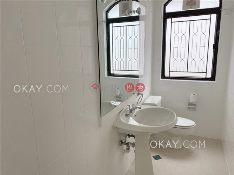 Beautiful house with balcony | Rental