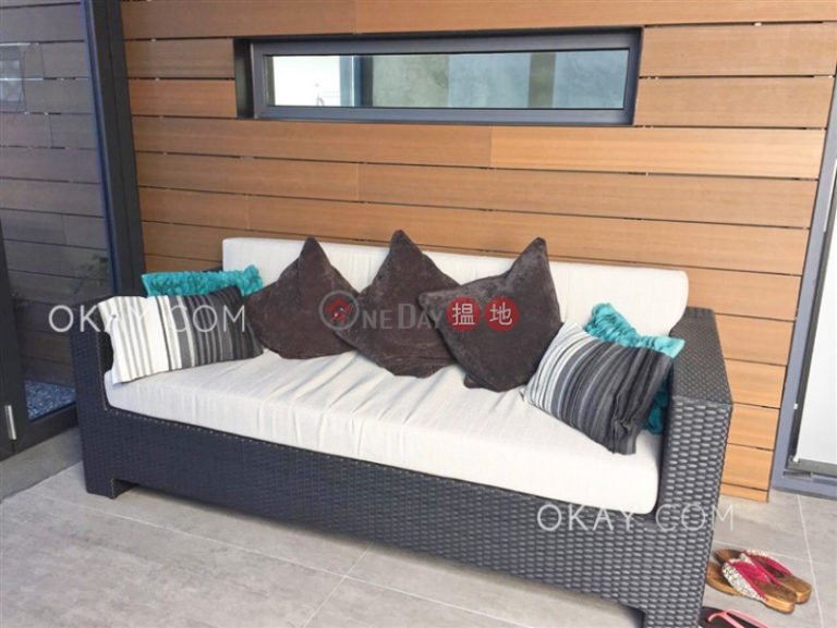 Efficient 2 bed on high floor with sea views & rooftop | For Sale