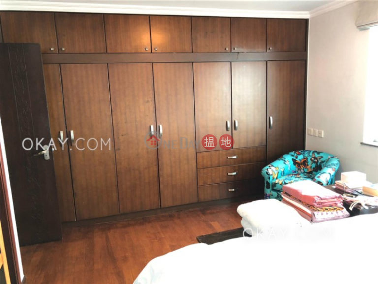 Efficient 3 bed on high floor with balcony & parking | Rental