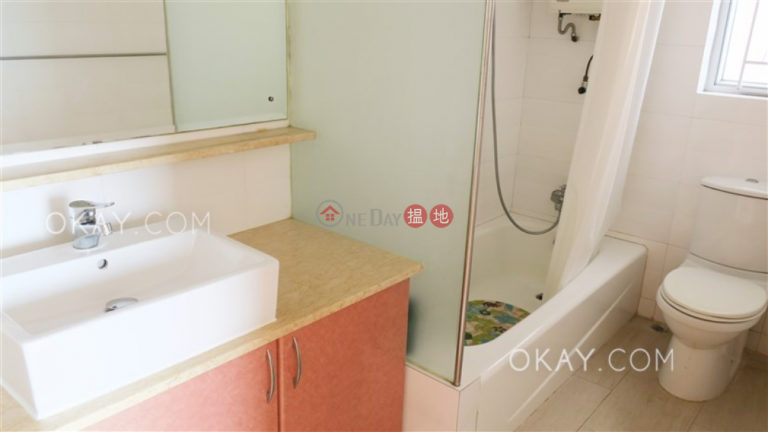 Efficient 3 bedroom with sea views, balcony | Rental