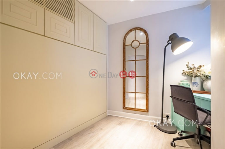 Popular 2 bedroom with balcony & parking | Rental