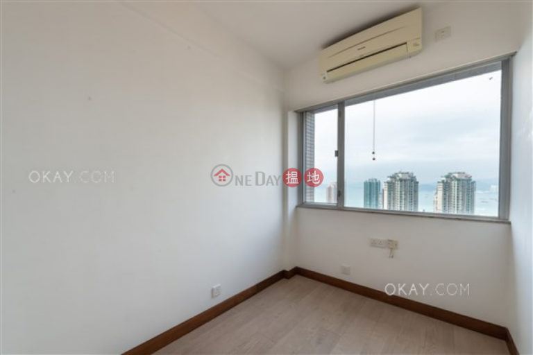 Tasteful 3 bed on high floor with sea views & parking | For Sale