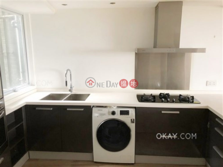 Elegant 3 bedroom with balcony & parking | Rental