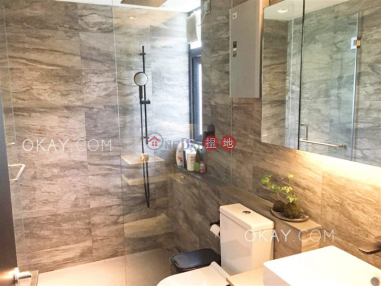 Efficient 2 bed on high floor with sea views & rooftop | For Sale