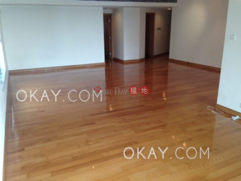 Gorgeous 3 bedroom with sea views, balcony | For Sale