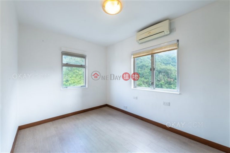 Tasteful 3 bed on high floor with sea views & parking | For Sale