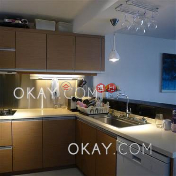 Beautiful 3 bed on high floor with sea views & balcony | Rental