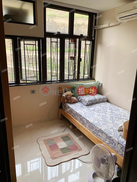 Wah Lai House, Wah Kwai Estate | 2 bedroom Low Floor Flat for Sale