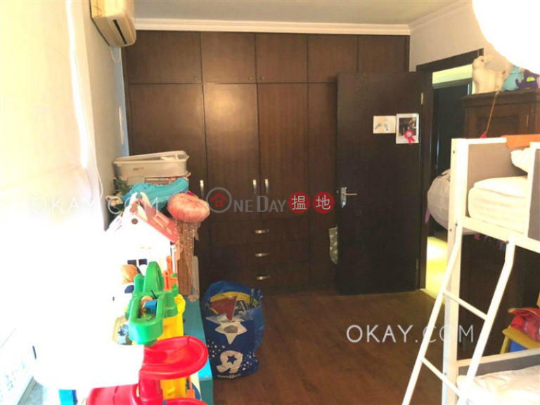 Efficient 3 bed on high floor with balcony & parking | Rental