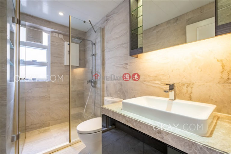 Efficient 3 bedroom on high floor with parking | Rental