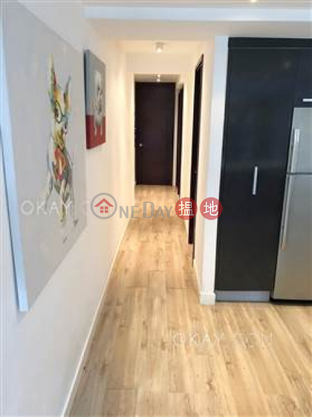 Elegant 3 bedroom with balcony & parking | Rental