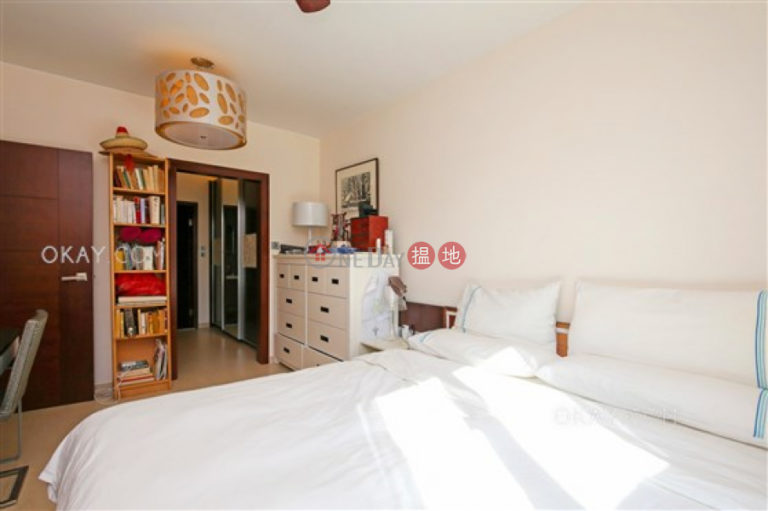 Unique 3 bedroom on high floor with sea views & rooftop | Rental