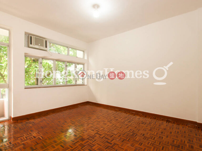 3 Bedroom Family Unit for Rent at Bisney Villas