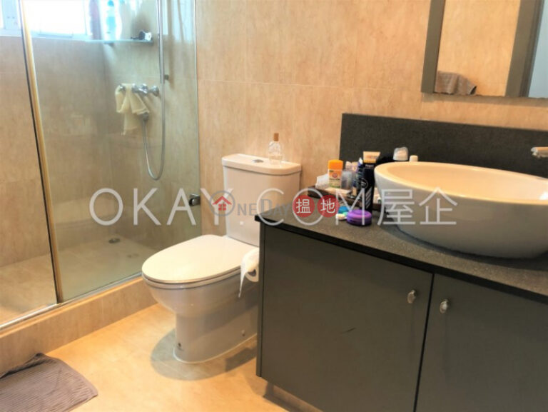 Gorgeous house with sea views, terrace & balcony | For Sale