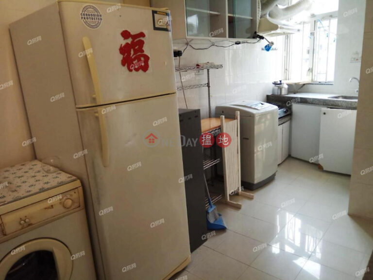 WORLD FAIR COURT | 2 bedroom Mid Floor Flat for Rent