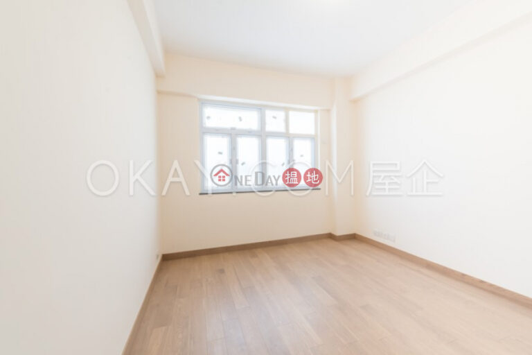 Stylish 3 bedroom with balcony & parking | Rental