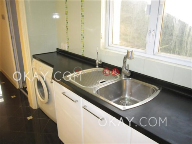 Elegant 3 bedroom with parking | For Sale