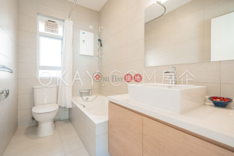 Stylish 3 bed on high floor with sea views & rooftop | For Sale