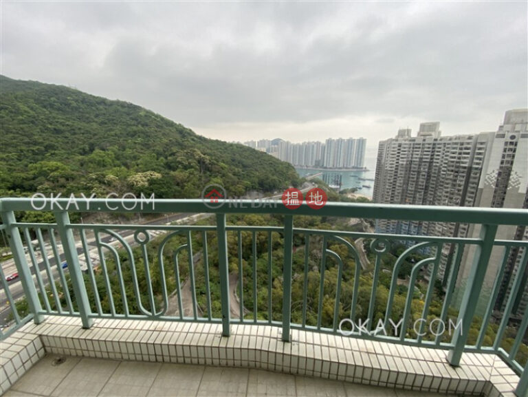 Lovely 1 bedroom with balcony | For Sale