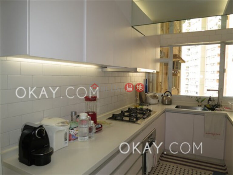 Efficient 3 bedroom with balcony & parking | For Sale