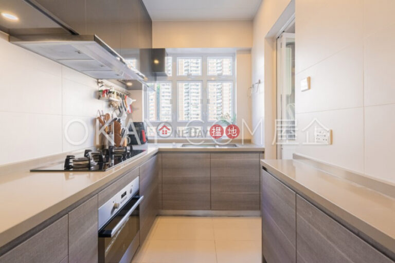 Stylish 3 bed on high floor with sea views & rooftop | For Sale