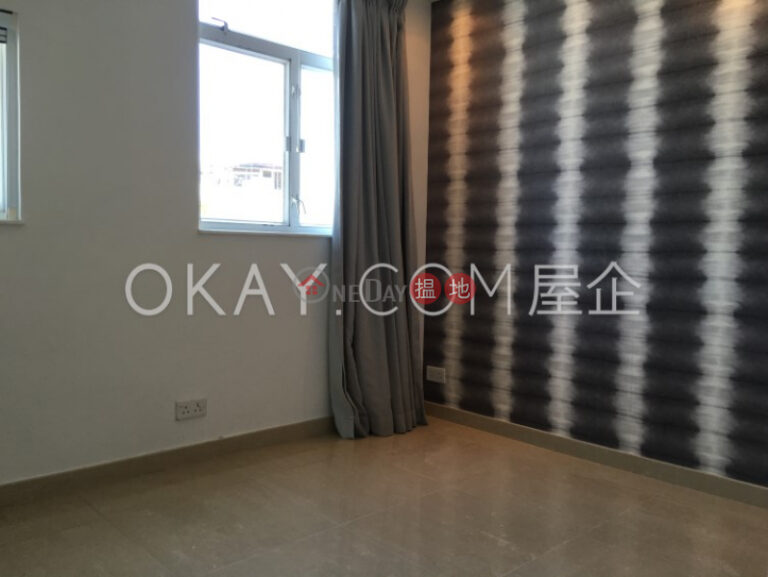 Rare penthouse with rooftop | Rental