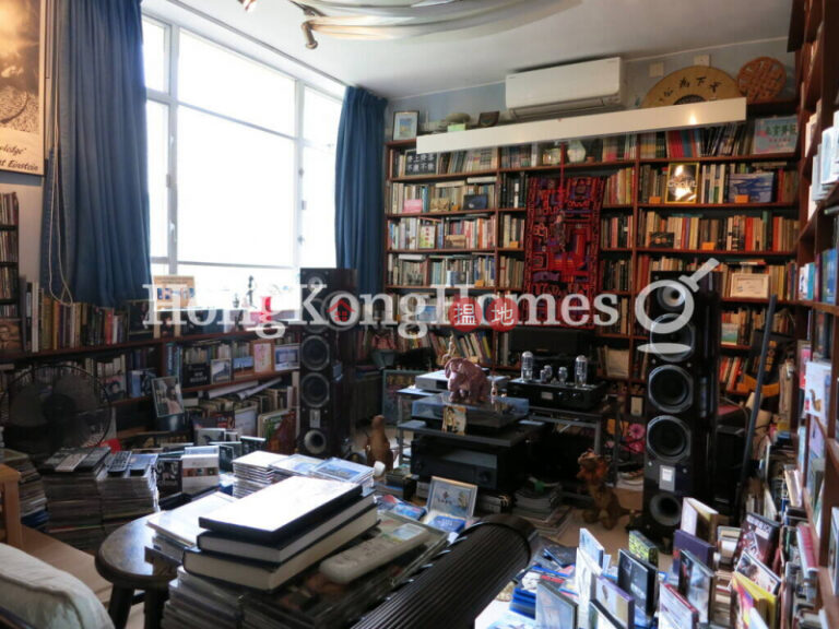 3 Bedroom Family Unit at Block 19-24 Baguio Villa | For Sale