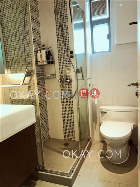 Charming 3 bedroom on high floor with parking | Rental