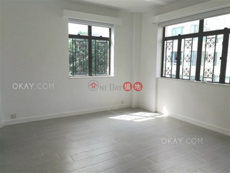 Efficient 3 bedroom with sea views & parking | For Sale