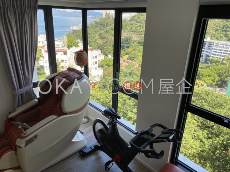 Popular 2 bedroom with parking | For Sale