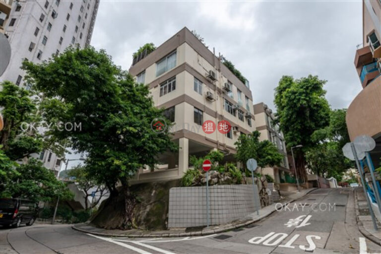 Efficient 3 bedroom with sea views & parking | For Sale