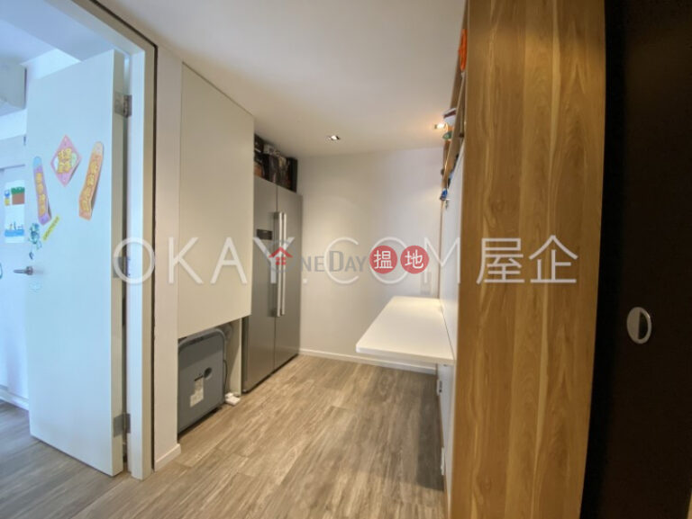 Popular 2 bedroom with parking | For Sale