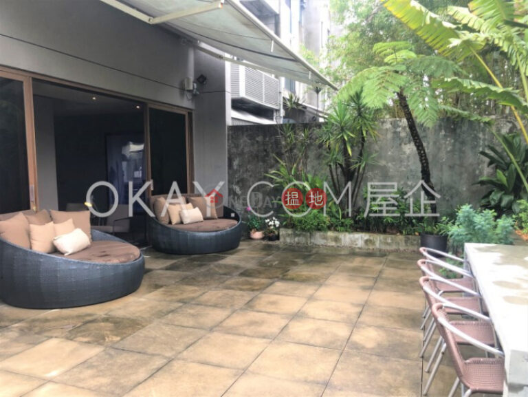 Gorgeous house with sea views, terrace & balcony | For Sale