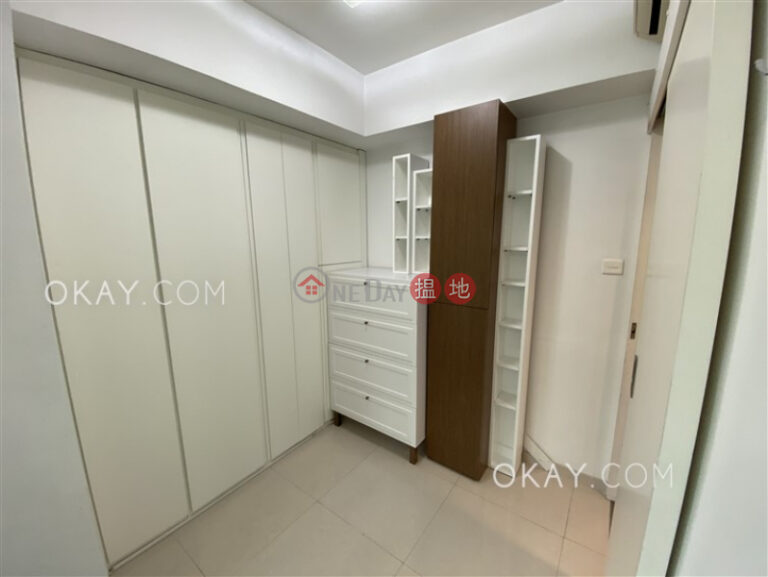 Lovely 1 bedroom with balcony | For Sale
